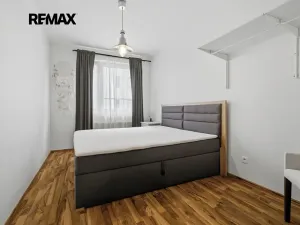 Prodej bytu 2+kk, Praha - Hostavice, U Hostavického potoka, 46 m2