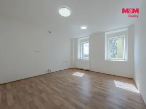 Pronájem rodinného domu, Vrátno, 302 m2