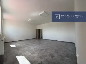 Pronájem kanceláře, Moravany, Modřická, 158 m2
