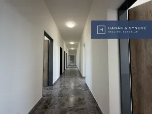 Pronájem kanceláře, Moravany, Modřická, 158 m2