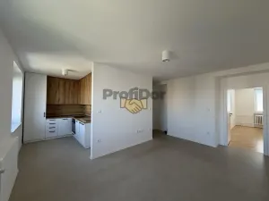 Prodej bytu 3+1, Kopřivnice, Kadláčkova, 65 m2