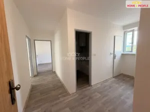 Pronájem bytu 2+1, Karlovy Vary, Závodu míru, 71 m2