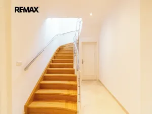 Prodej vily, Praha - Libuš, Betáňská, 507 m2