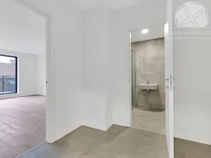 Prodej bytu 2+kk, Praha - Vysočany, V Předním Hloubětíně, 61 m2