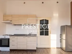 Pronájem bytu 1+kk, Praha - Holešovice, Veletržní, 35 m2