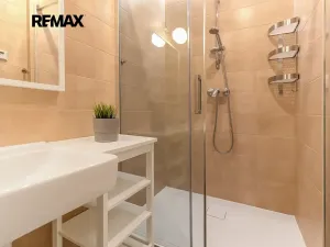 Pronájem bytu 1+kk, Praha - Smíchov, Zborovská, 35 m2