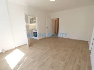 Pronájem bytu 3+1, Praha - Strašnice, Pod strání, 68 m2