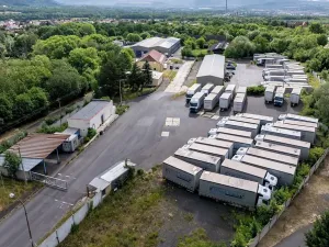 Prodej komerční nemovitosti, Dubí, Horská, 3047 m2