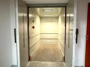 Pronájem obchodního prostoru, Praha - Čakovice, Cukrovarská, 468 m2