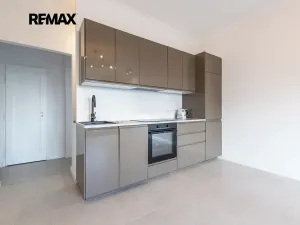Pronájem bytu 2+kk, Praha - Žižkov, Jičínská, 42 m2