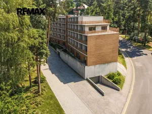 Prodej komerční nemovitosti, Doksy, 1850 m2
