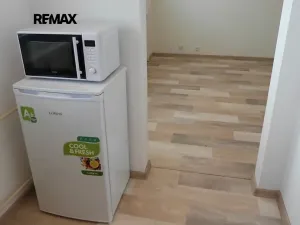 Pronájem bytu 1+kk, Praha - Modřany, Rodopská, 33 m2