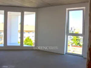 Pronájem bytu 2+kk, Veselí nad Moravou, náměstí Míru, 37 m2