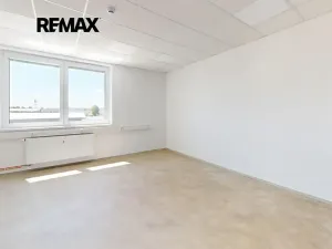 Pronájem kanceláře, Pardubice, Fáblovka, 444 m2