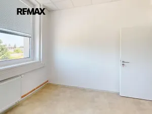 Pronájem kanceláře, Pardubice, Fáblovka, 444 m2