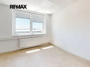 Pronájem kanceláře, Pardubice, Fáblovka, 444 m2