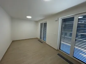 Pronájem bytu 3+kk, Praha - Řeporyje, Haenkeho, 80 m2