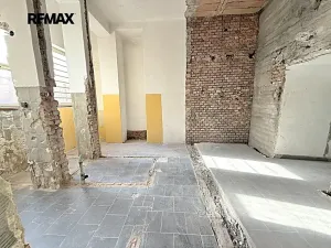 Pronájem obchodního prostoru, Chrudim, Resselovo náměstí, 72 m2