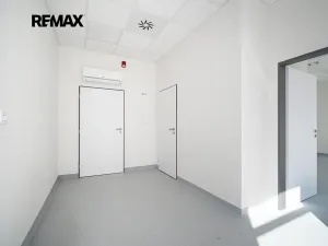 Pronájem ordinace, Milovice, Spojovací, 41 m2