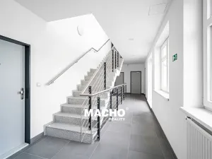 Pronájem bytu 1+kk, Praha - Michle, U plynárny, 43 m2