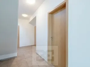 Pronájem rodinného domu, Praha - Kbely, Pod Nouzovem, 148 m2