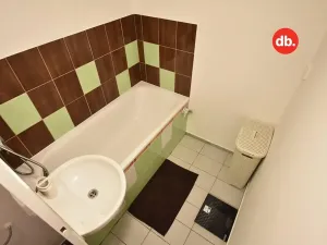 Pronájem bytu 2+1, Karlovy Vary, Dvořákova, 67 m2