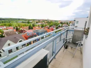 Pronájem bytu 1+kk, Praha - Hostivař, Hornoměcholupská, 30 m2