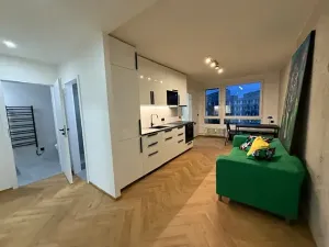 Pronájem bytu 4+kk, Praha, Novodvorská, 47 m2