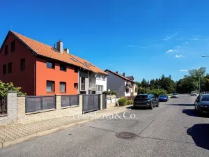 Prodej vícegeneračního domu, Praha - Štěrboholy, Pod areálem, 333 m2