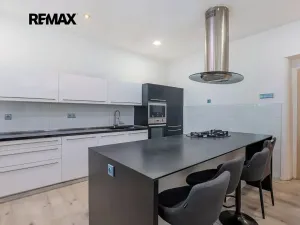 Pronájem bytu 4+kk, Praha - Smíchov, Pod tratí, 111 m2
