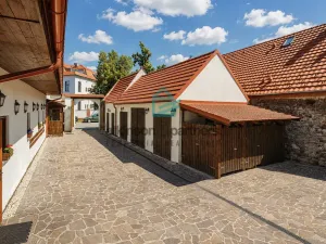 Prodej chaty, České Budějovice - České Budějovice 7, nám. Bratří Čapků, 450 m2