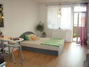 Pronájem bytu 1+kk, Praha - Vysočany, Podkovářská, 38 m2