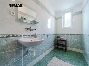 Prodej rodinného domu, Hrušovany u Brna, Vodní, 190 m2
