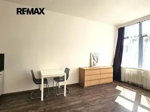 Prodej bytu 1+kk, Praha - Vršovice, Tádžická, 33 m2