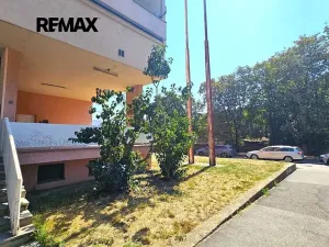 Prodej bytu 1+kk, Praha - Vršovice, Tádžická, 33 m2