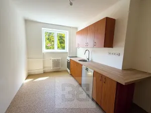 Pronájem bytu 2+1, Karlovy Vary, Šumavská, 50 m2