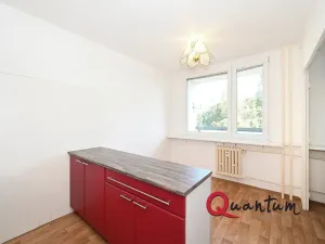Pronájem bytu 3+1, Praha - Prosek, Veltruská, 60 m2