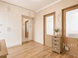 Prodej bytu 4+kk, Kamenice, Sídliště II, 77 m2