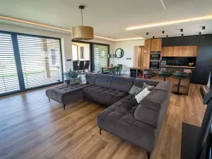 Prodej rodinného domu, Dynín, 219 m2
