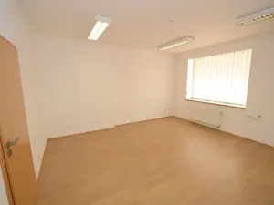 Pronájem kanceláře, Praha - Vysočany, Lisabonská, 53 m2