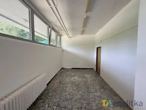 Pronájem obchodního prostoru, Orlová, U Moravy, 28 m2