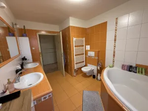 Prodej rodinného domu, Klešice, 212 m2