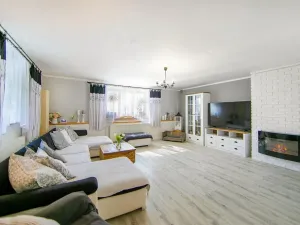 Prodej rodinného domu, Lhotka u Radnic, 208 m2