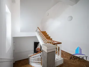 Pronájem kanceláře, Praha - Malá Strana, Sněmovní, 255 m2