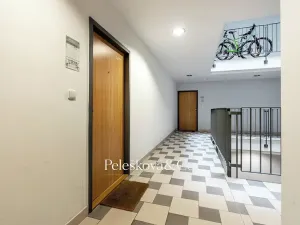 Prodej bytu 2+kk, Praha - Holešovice, Na Maninách, 52 m2