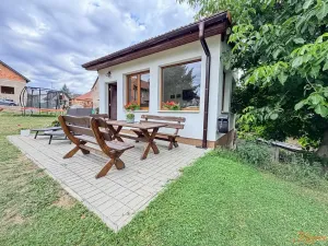 Pronájem obchodního prostoru, Holubice, 22 m2