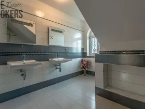 Prodej rodinného domu, Praha - Dolní Měcholupy, U přejezdu, 359 m2