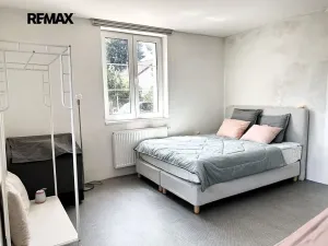 Pronájem bytu 3+kk, Praha - Klánovice, Divecká, 88 m2