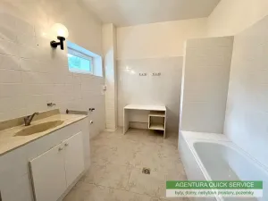 Pronájem skladu, Bubovice, 670 m2