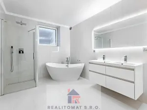 Pronájem vily, Praha - Komořany, Pod lesem, 770 m2